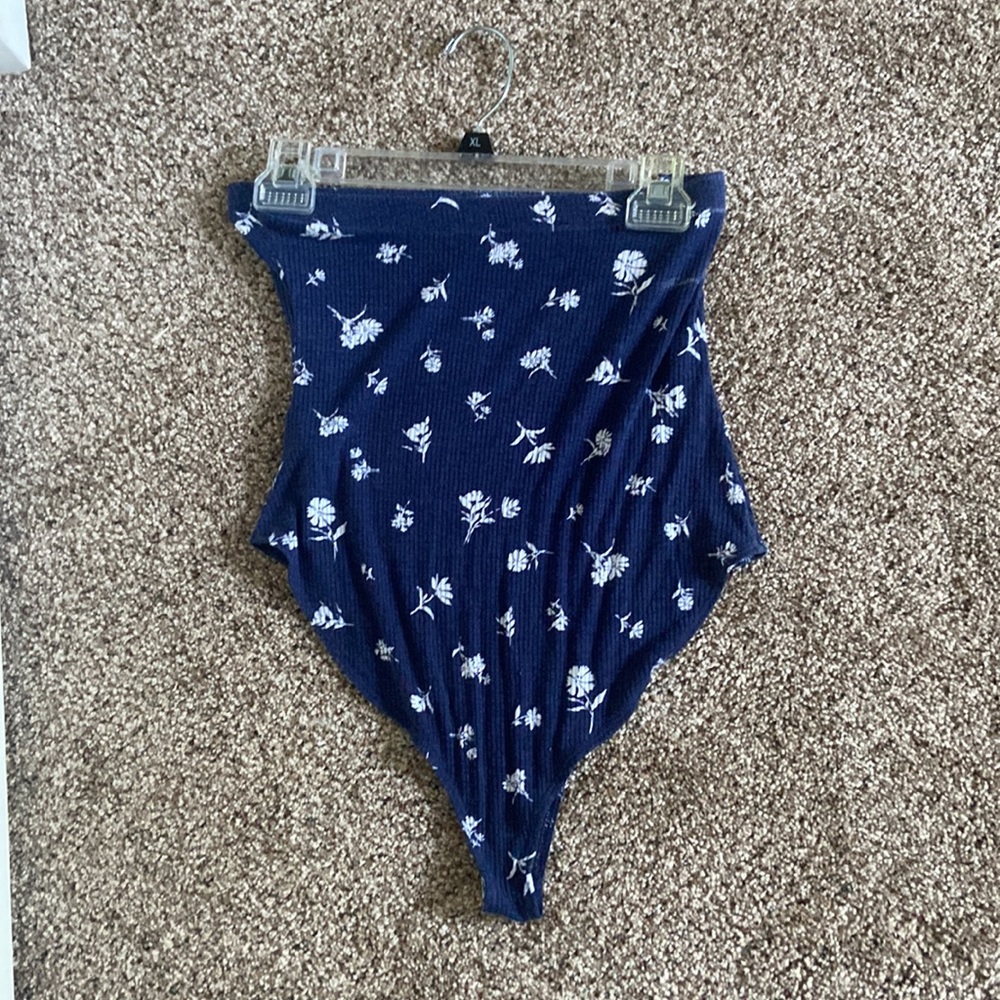 Strapless Patterned Bodysuit - Picture 2 of 3